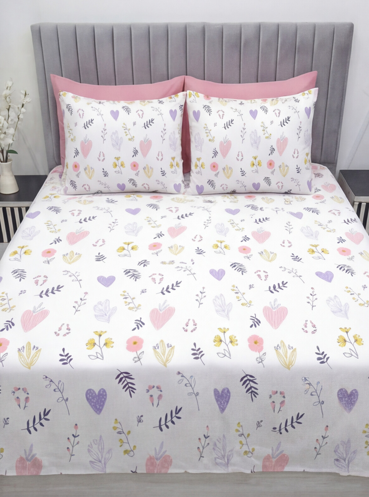 Soft flowers Bed sheets - 5 pieces