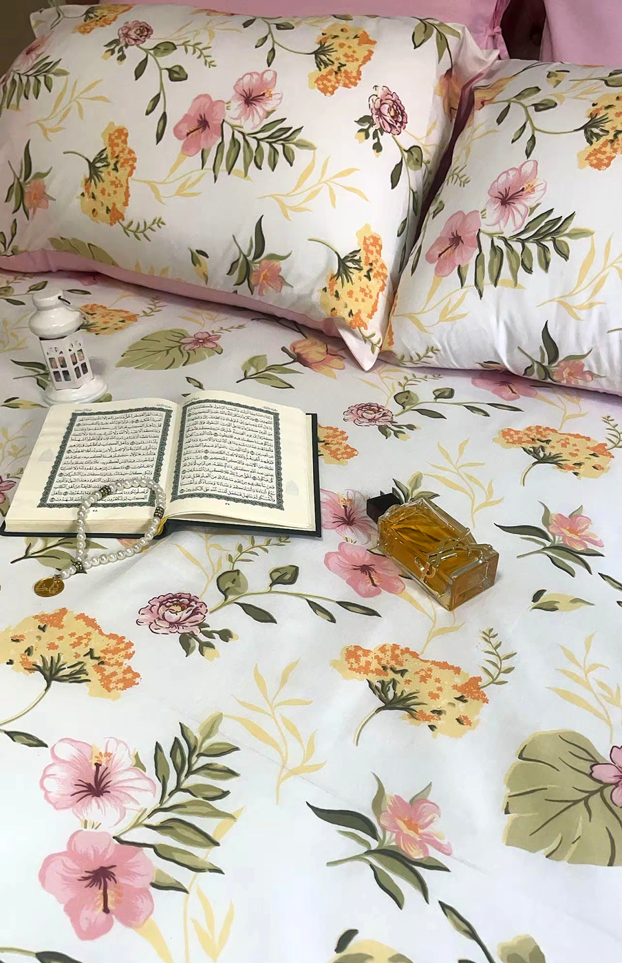 Calm Bloom Bed sheets - 5 pieces